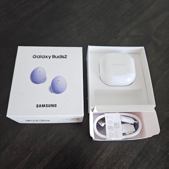 Samsung Galaxy Buds 2 *EUC* - Picture 13 of 14